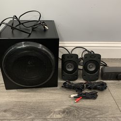 Logitech Surround Sound Speakers Z906 Used