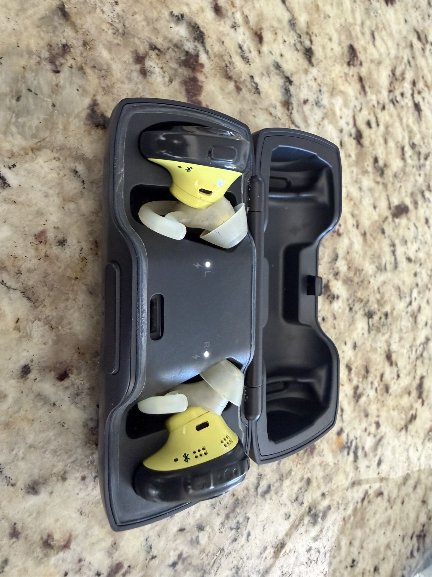 Bose SoundSport Free review: Good sound, but AirPods are Bose 