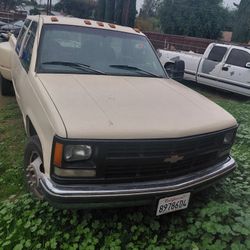 C3500 Chevrolet 1996 454 
93,000 miles