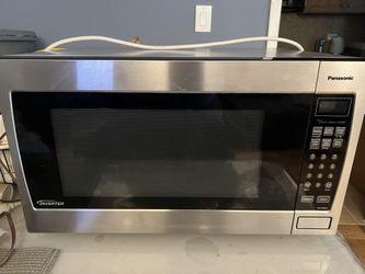 Excellent Microwave For Sale!