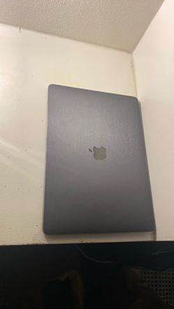 MacBook Pro (w/touchbar)