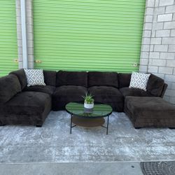 *Free Delivery* Costco Modular Sectional Couch Sofa & Ottoman 