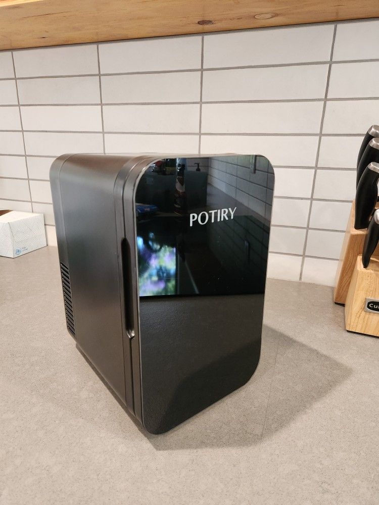 Potiry Mini Fridge (Hot Or Cold)
