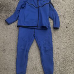 New season nike tech