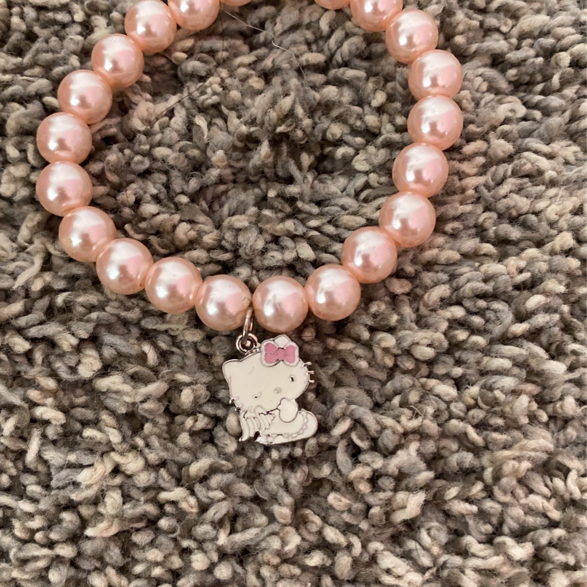 hello kitty bracelets each 5 together there 6