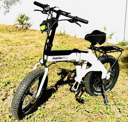 Defiant Fat Tire Jupiter bike 65 Miles 