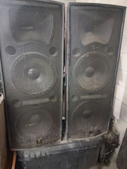 JBL 50 INCHES TALL SPEAKERS