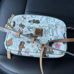 Dooney & Bourke 