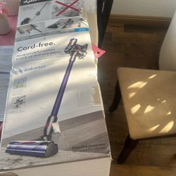 Dyson V8 Animal Plus Cordless 