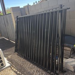 Metal fencing - like NEW used to pass inspection only