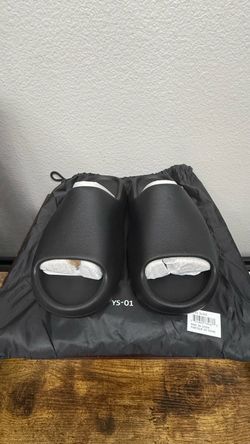 Yeezy Slide YS-01 Black & Cream