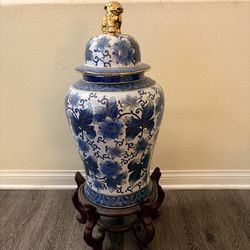 Elegant Chinese Porcelain Jar with Stand