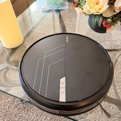 Smart Robot Vacuum & Mop – Like New + Original Box + Water Tank + Charging Dock”