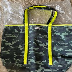 Tote bags (5 and 4 pack ) ideal for crafts  10$ and 8$ and Little Chicken Camo Bag ( new ) $30