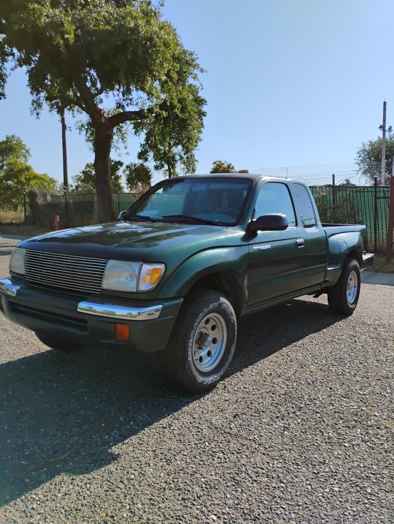 2001 Toyota Tacoma 121k Miles