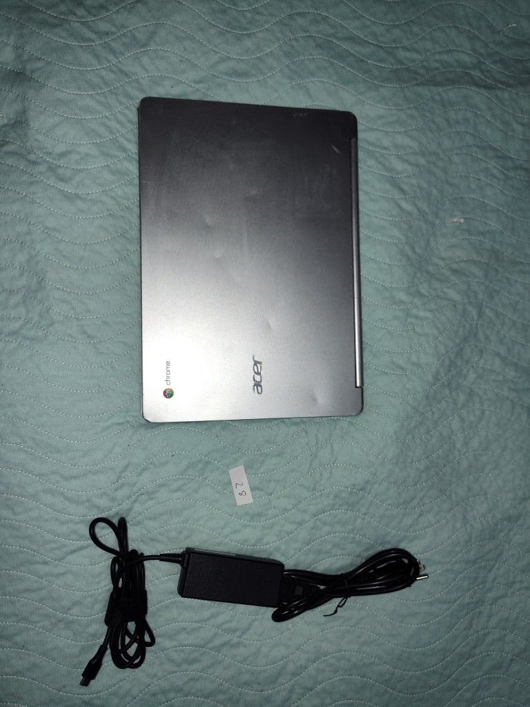 Iam selling Acer R13 CB5-312T N16Q10 ChromeBook 13.3" Touchscreen FHD 4GB 64GB SSD ChromeOS works great