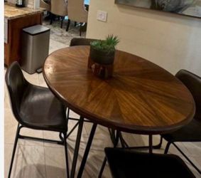 table and 4 chairs
