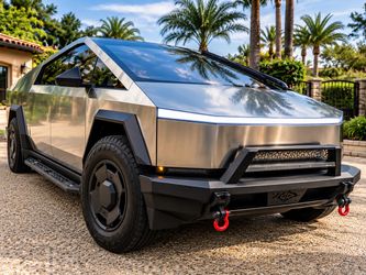2025 Tesla Cybertruck