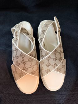 Gucci canvas platform