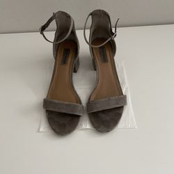 Steven Madden Suede Grey Leather Sandals Size: 8