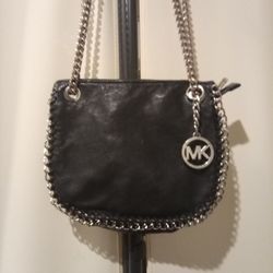 MICHAEL KORS CHELSEA MESSENGER HAND OR SHOULDER BAG / CAMERA HOLDER