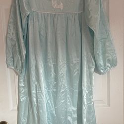 New Long Nightgown Size Medium 
