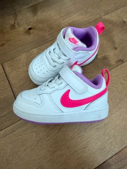 Toddler size 6 Nike shoes