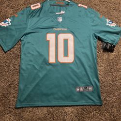 Tyreek Hill Miami dolphins nfl Teal football jersey medium ONLY for Sale in  Chino, CA - OfferUp