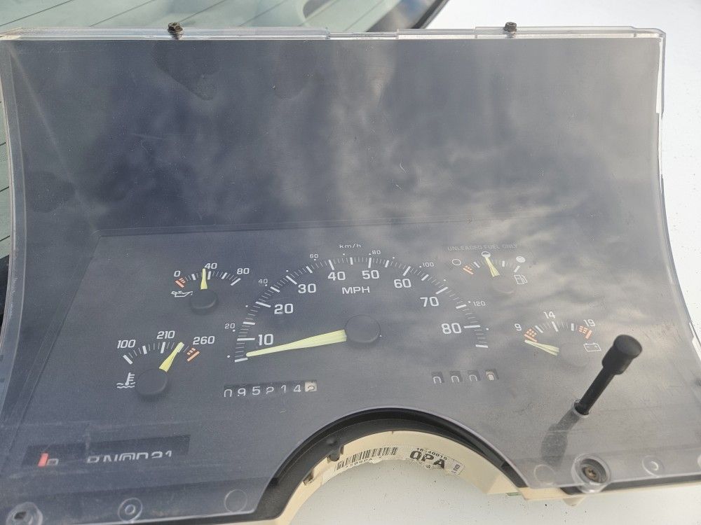 1993 Chevy Suburban C10 Dash Cluster 95214 Miles