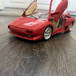 Diecast 1/18 Scale Burago Lamborghini Diablo 1990 Made In Italy 