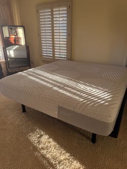 Brand New Casper KING Mattress with Adjustable Electric Medical-Grade Bedframe