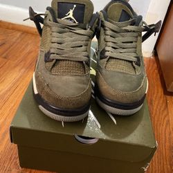 Air Jordan 4 Medium Olive Color