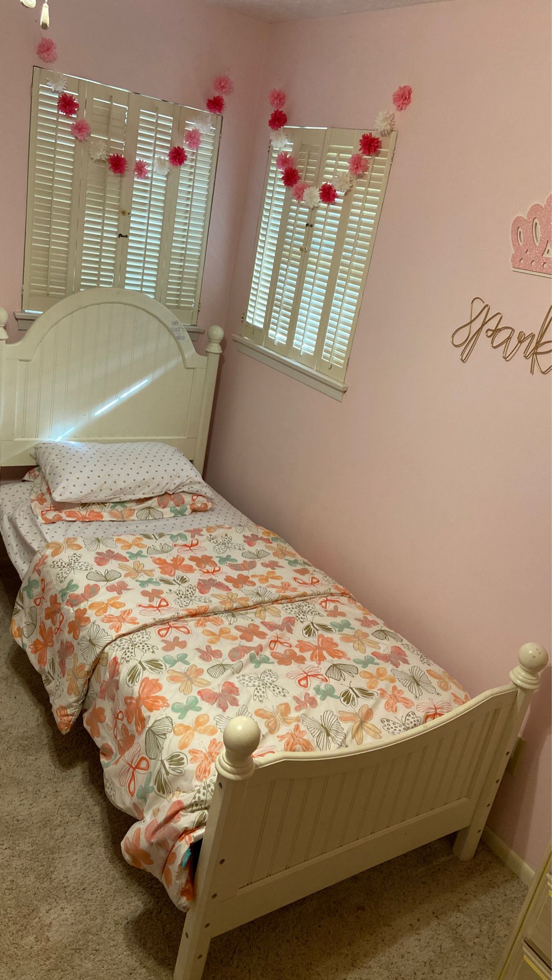 Twin Bed Set / Children’s Bedroom Furniture