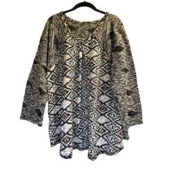 Women's Sweater 2X/3X Black White Geometric Pattern Long Sleeves
