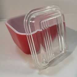 Vintage Pyrex Red Refrigerator Dish Storage Container With Clear Ribbed Glass  Lid