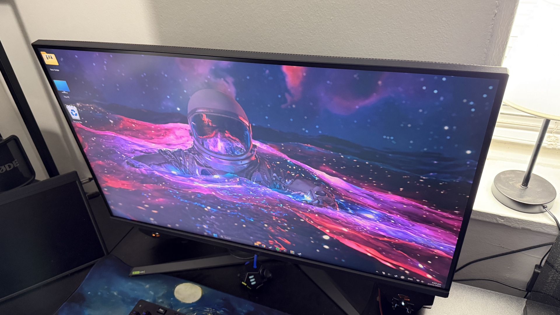 LIKE NEW, W/ ORIGINAL BOX | ROG 32" 2K 165hz IPS