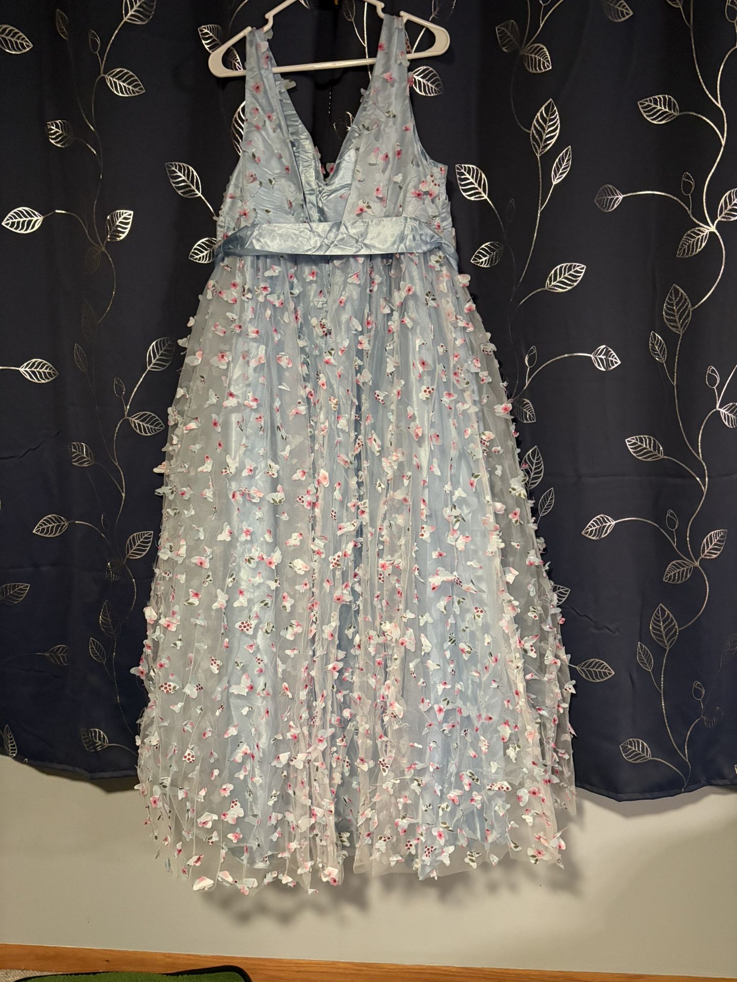 Beyond Gorgeous 16w Formal Dress With 3D Butterflies