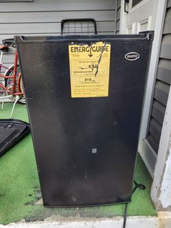Sanyo Mini Fridge