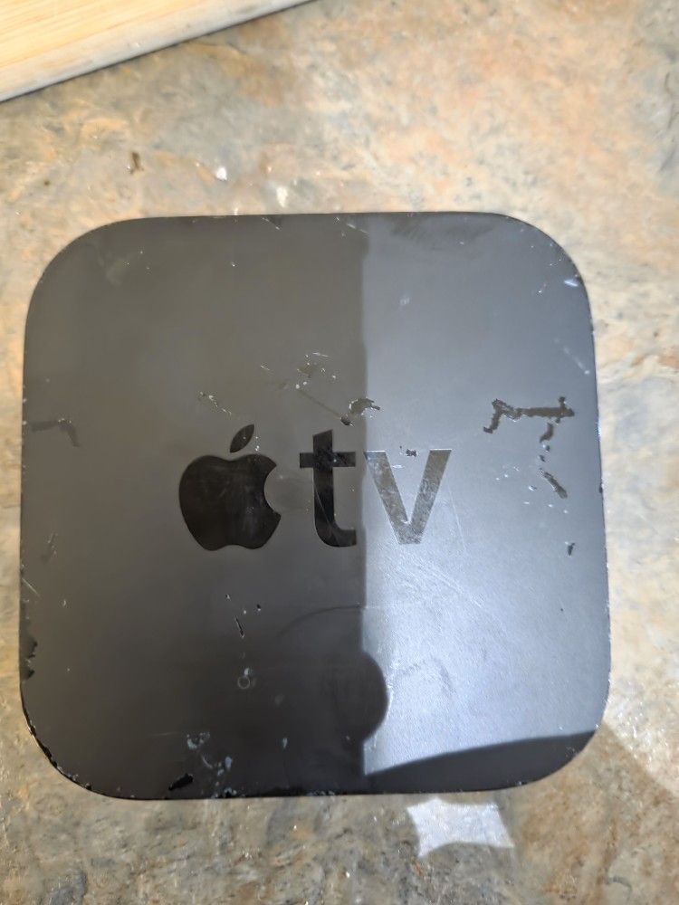 Apple TV No Remote ( MAKE ME AN OFFER)