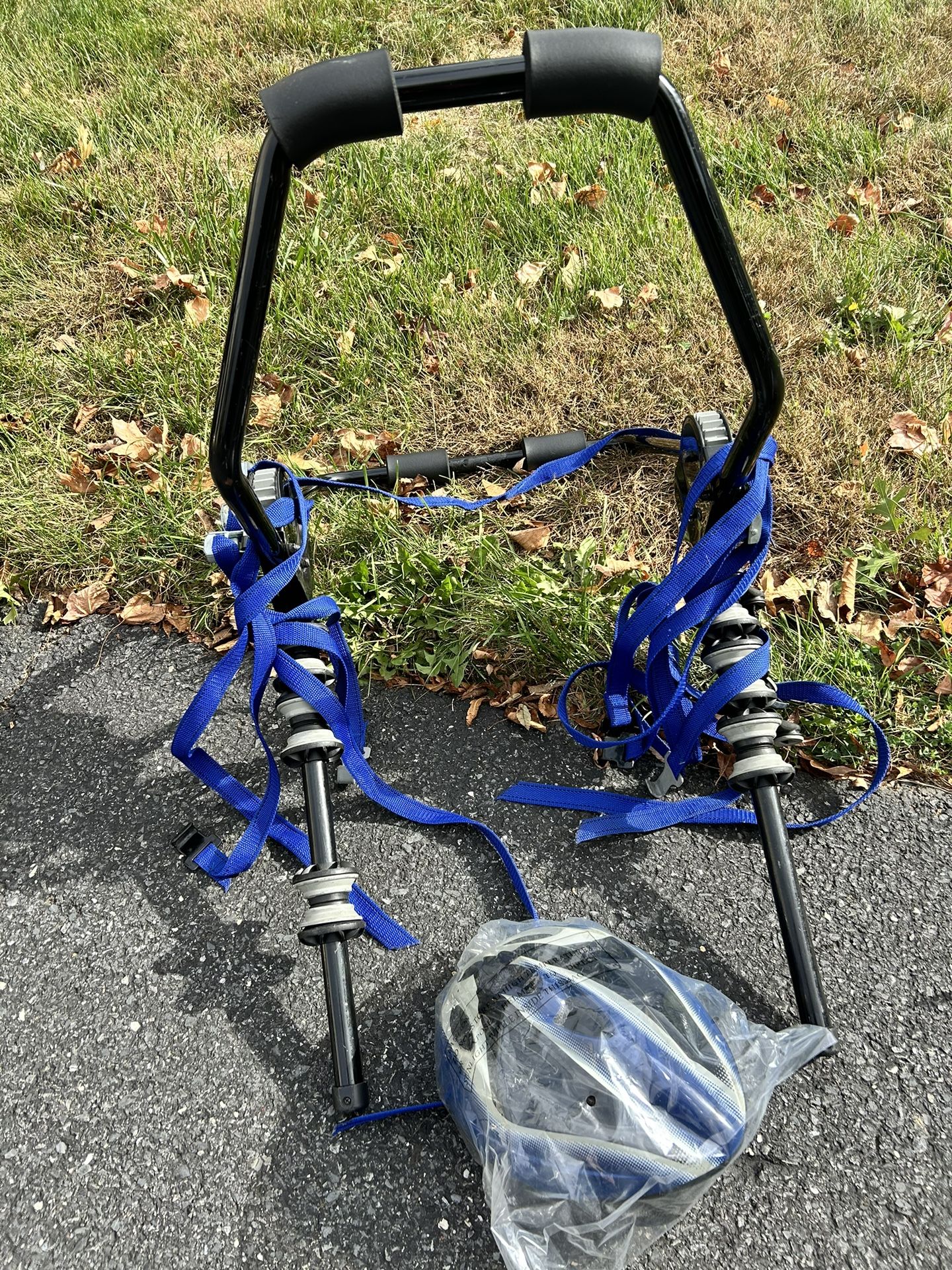 Bike Trunk Mount Carrier With Helmet(youth)
