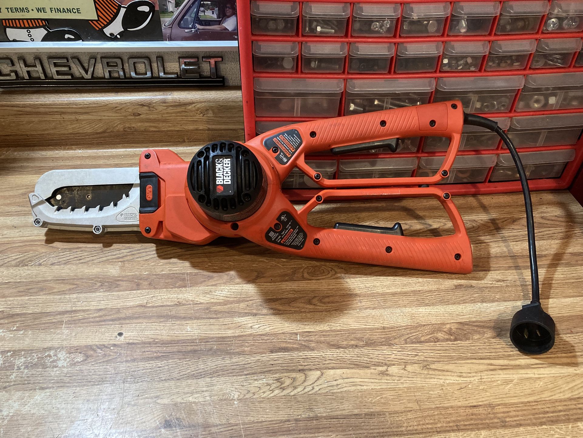 Chainsaw Like New Black & Decker Alligator