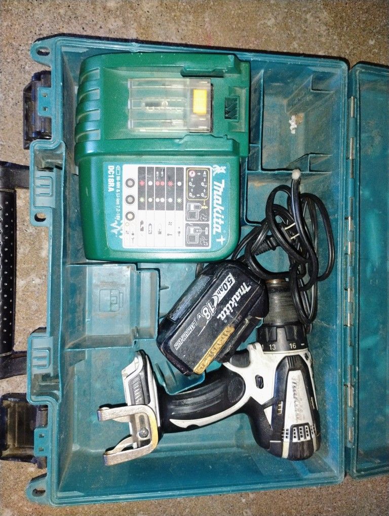 Makita 18v Drill+ Charger