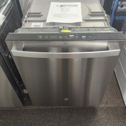 24 in. Built-ln Tall Tub Top Control
Stainless Steel Dishwasher w/Sanitize
Dry Boost, 52 dBA