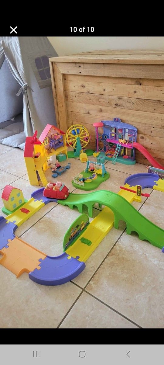 Peppa Pig Playground City Road House Set