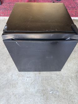 Mini fridge