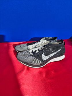 Nike-Flyknit Racer Unisex/Black/ White (Size 7)