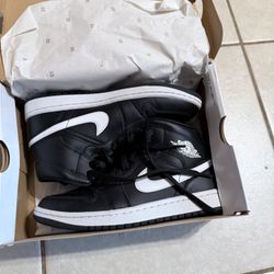 Wmns Air Jordan mid 1 