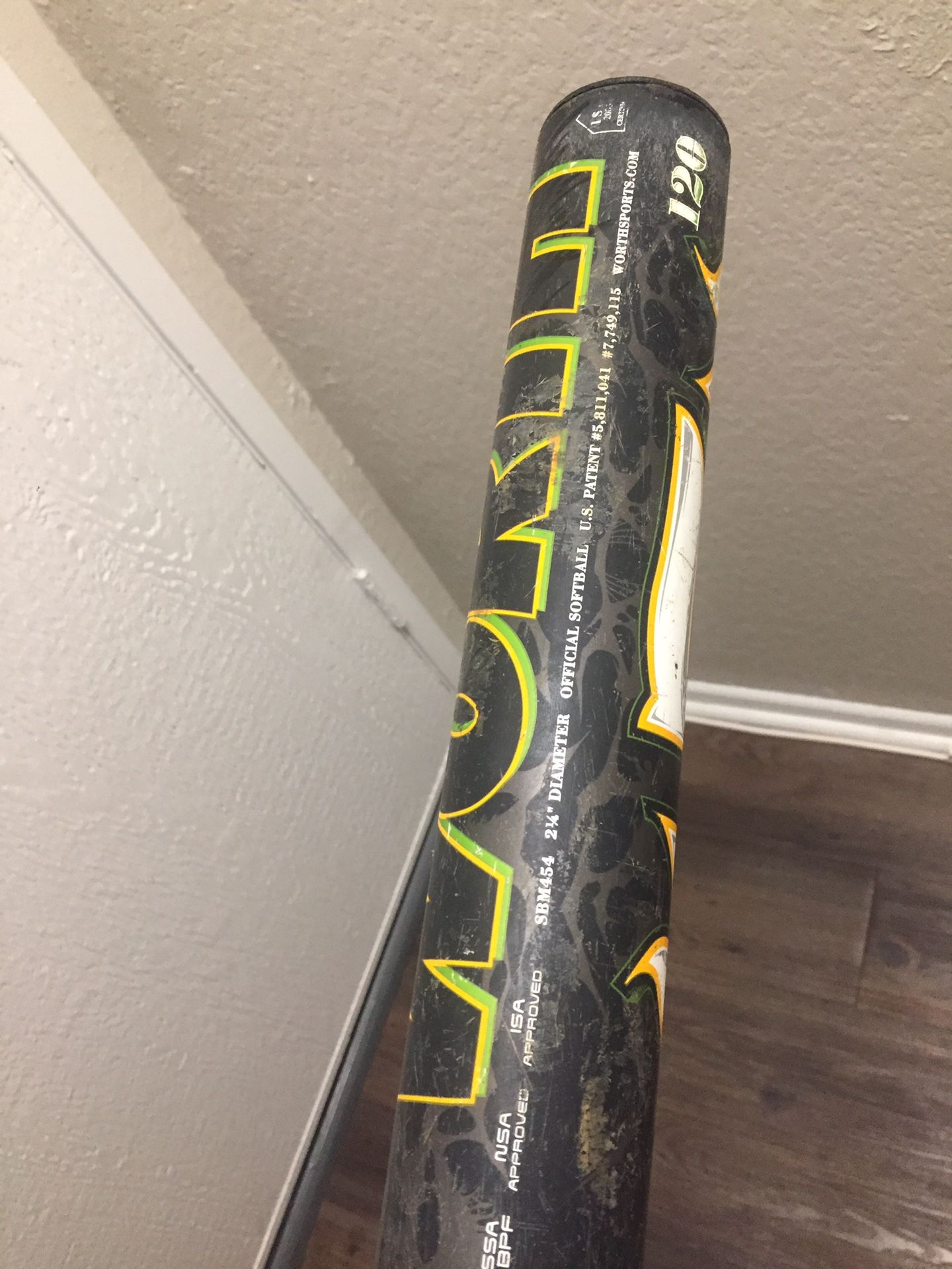 Worth Mutant 454 34/28oz softball, softball bats