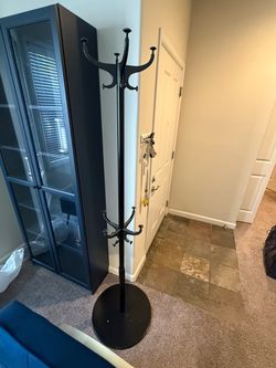 Black Metal Freestanding Coat Rack