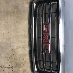 2014-2015 GMC SIERRA 1500 SLE FRONT GRILLE WITH EMBLEM USED